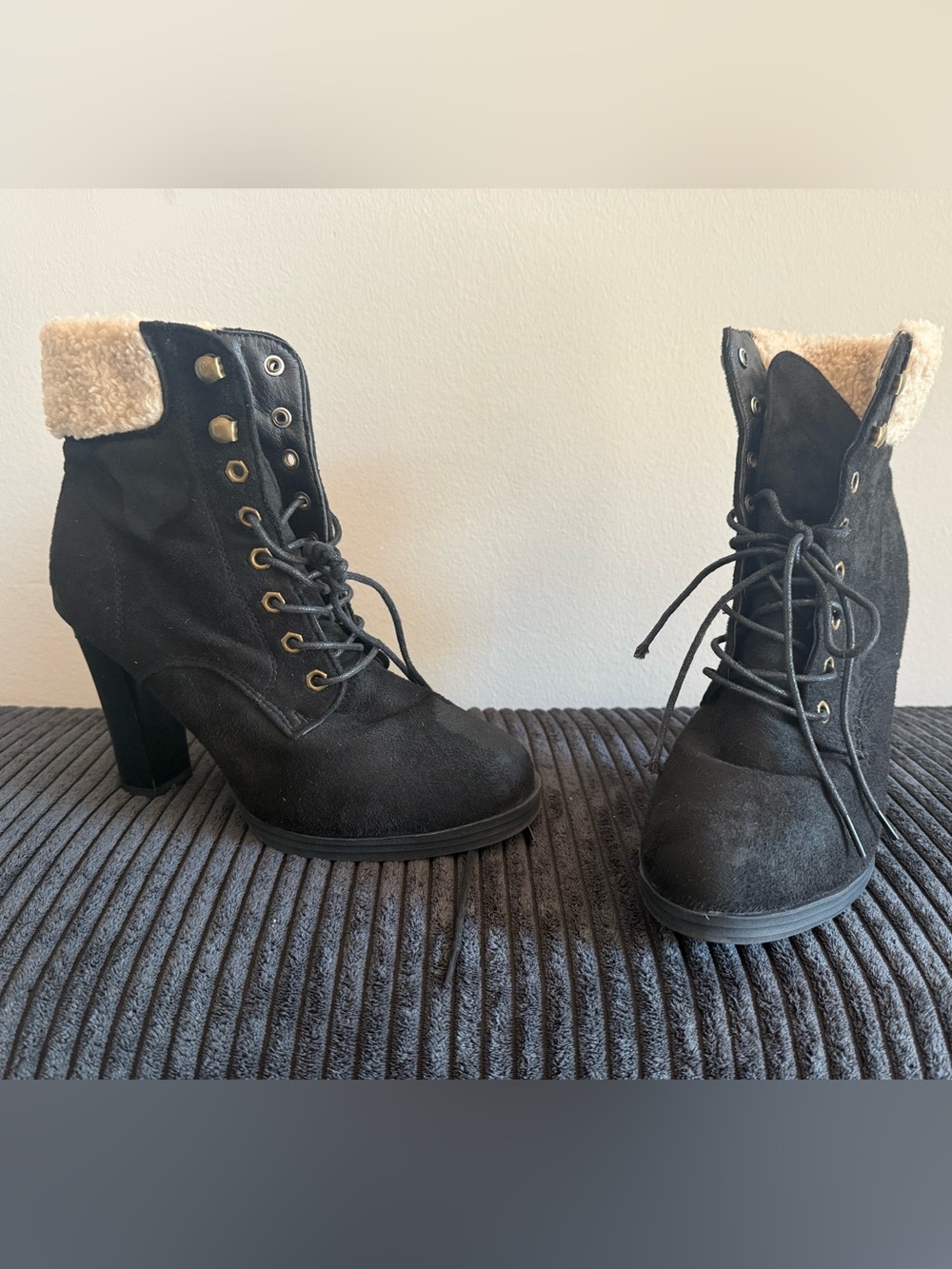 Women’s Black Lace-Up Heeled Ankle Boots